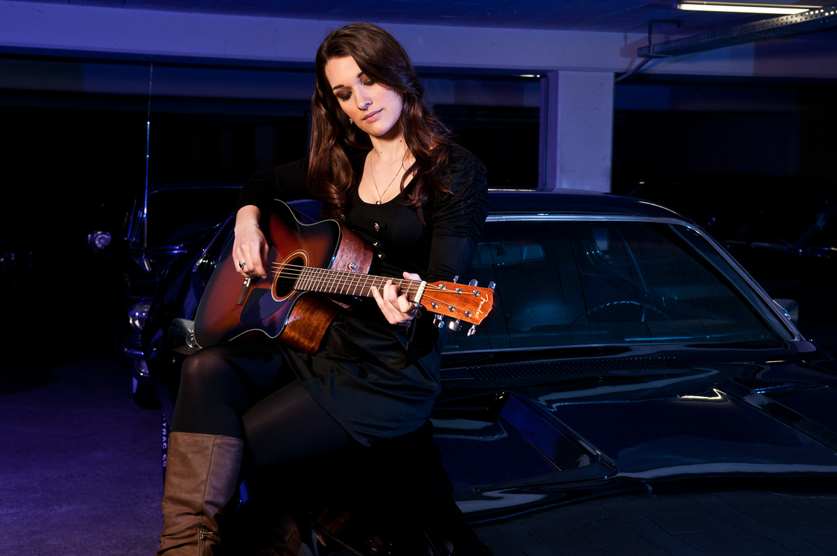 Fotoshooting Musikerin Frau Professionelles Fotoshooting Ishantu