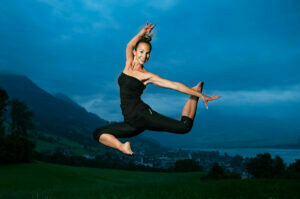 Outdoor Strobist Tanz Fotoshooting mit Tänzerin Fotograf Obwalden