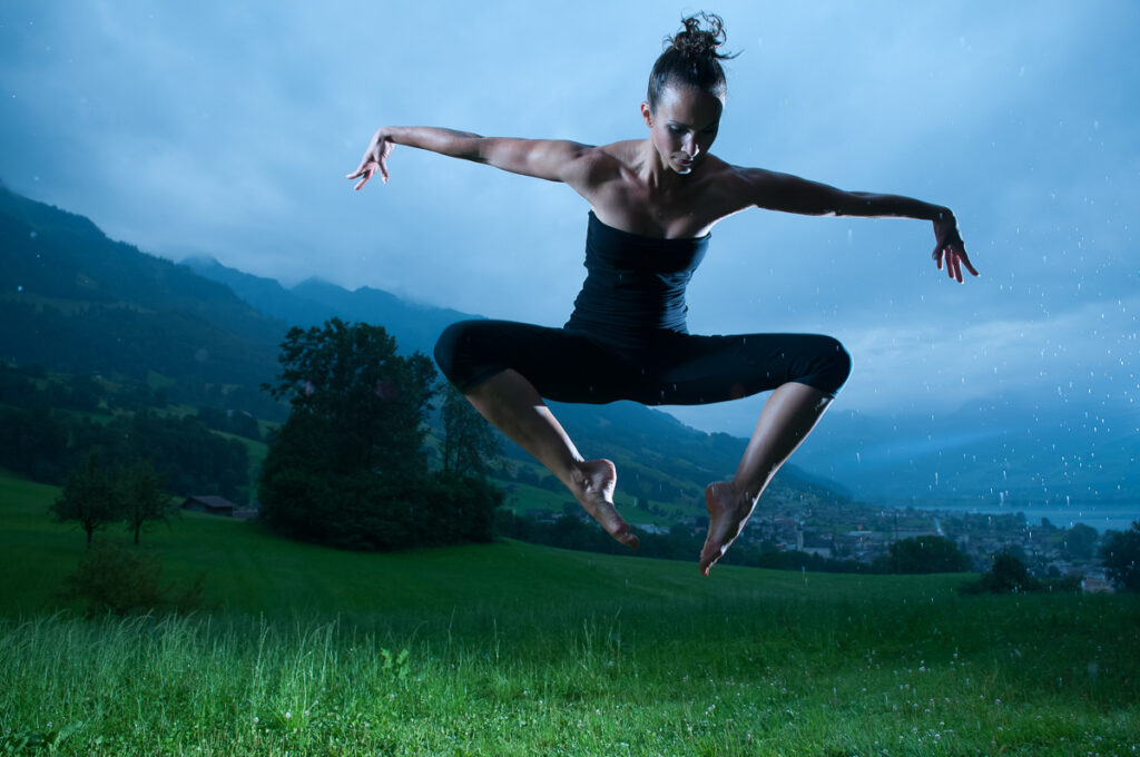 Outdoor Strobist Tanz Fotoshooting mit Tänzerin Fotograf Obwalden