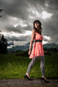 Frau Fotoshooting Indoor und Outdoor in der Natur und im Fotostudio