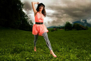 Frau Fotoshooting Indoor und Outdoor in der Natur und im Fotostudio