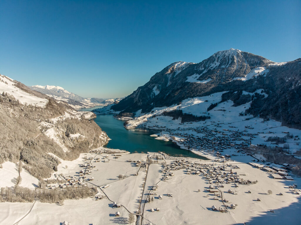 Drohnenaufnahmen Winter Obwalden Drohnenfotograf Zentralschweiz