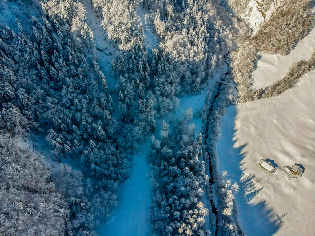 Drohnenaufnahmen Winter Obwalden Drohnenfotograf Zentralschweiz