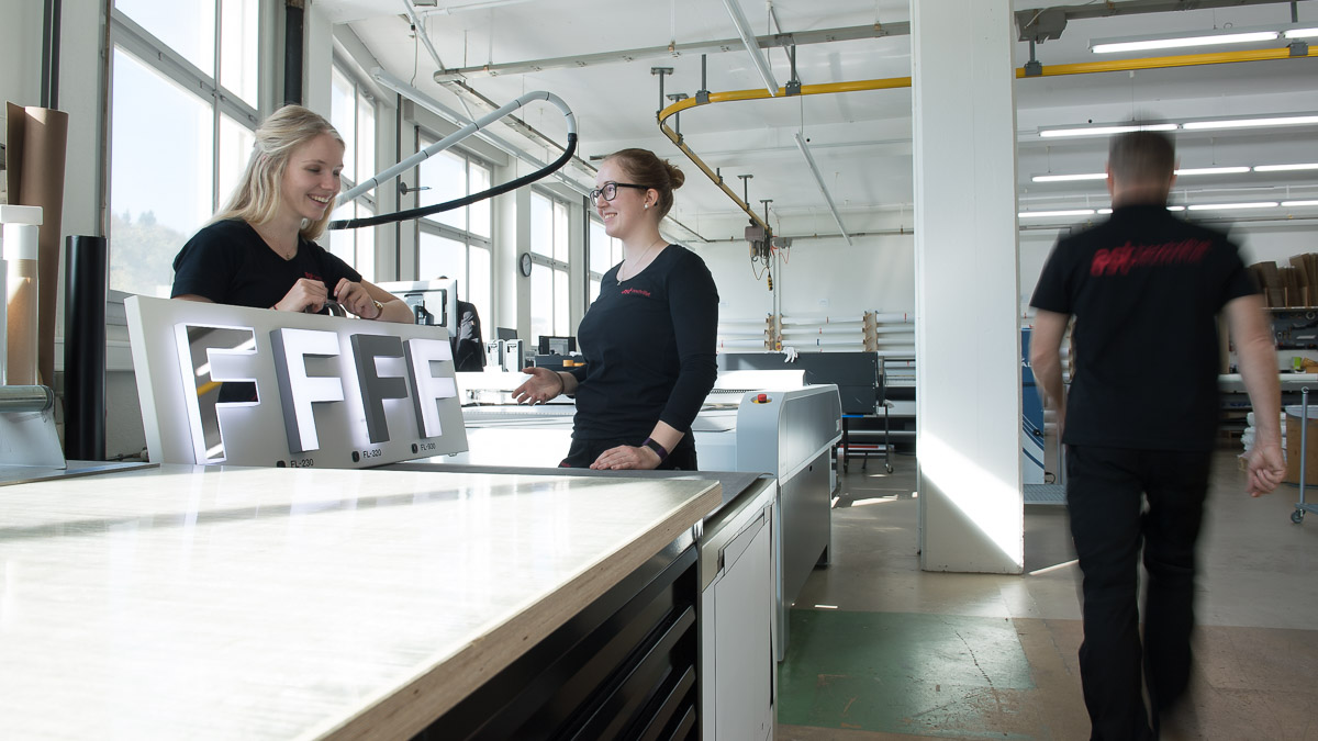 Fotograf Zentralschweiz Fotos fuer AST Beschriftet Werbetechnik Fotografie Fotograf Zentralschweiz Fotograf Luzern