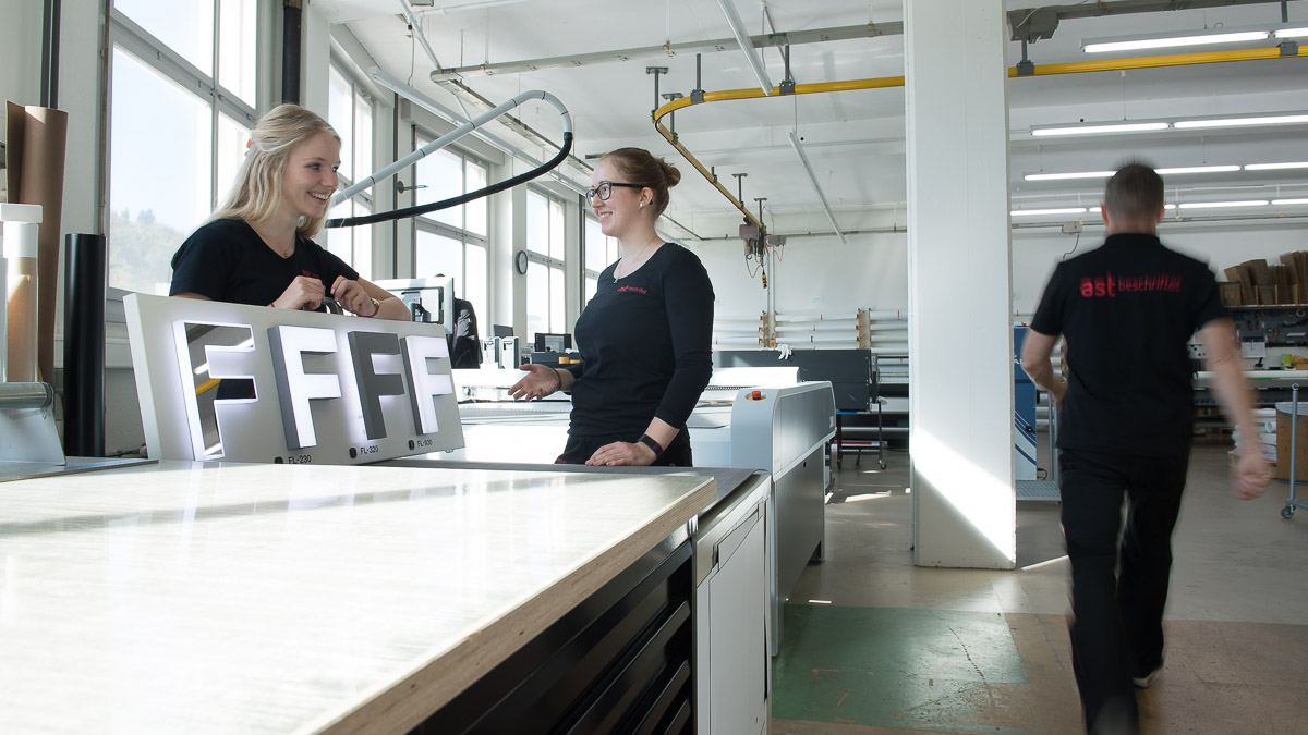 Fotograf Zentralschweiz Fotos fuer AST Beschriftet Werbetechnik Fotografie Fotograf Zentralschweiz Fotograf Luzern