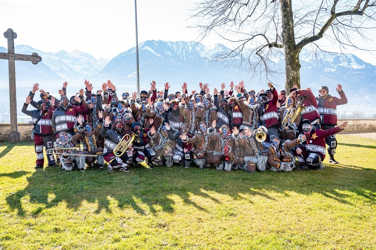 Gruppenfotos der Guggenmusig Rätschbäsä Sarnen Fotograf Obwalden