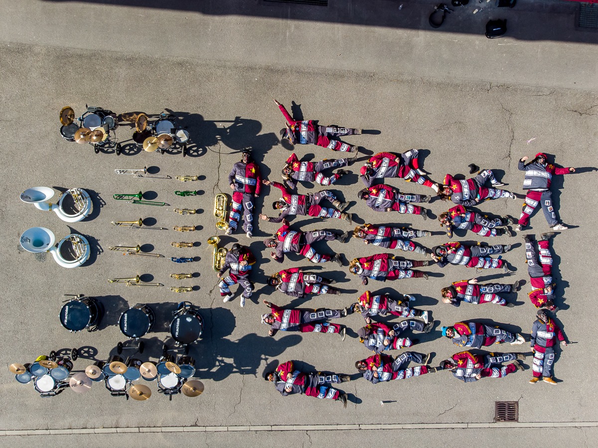 Gruppenfotos der Guggenmusig Rätschbäsä Sarnen Fotograf Obwalden