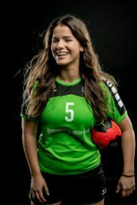 Sport Fotoshooting im Fotostudio in Sarnen Fotoshooting Fuer Frauen Kickbox und Handball Fotoshooting