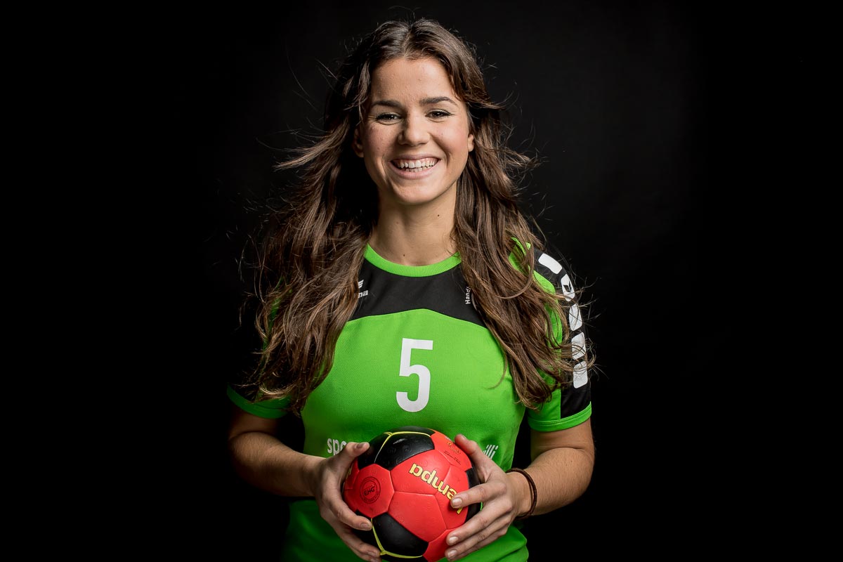 Sport Fotoshooting Sport Fotoshooting im Fotostudio in Sarnen Fotoshooting Fuer Frauen Kickbox und Handball Fotoshooting