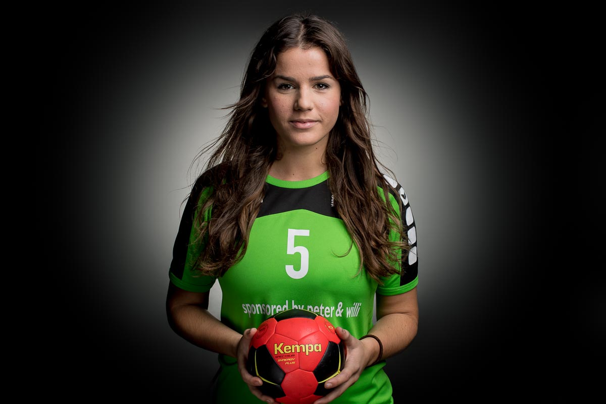 Sport Fotoshooting Sport Fotoshooting im Fotostudio in Sarnen Fotoshooting Fuer Frauen Kickbox und Handball Fotoshooting