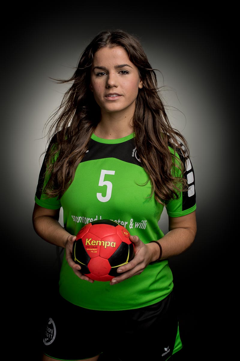 Sport Fotoshooting Sport Fotoshooting im Fotostudio in Sarnen Fotoshooting Fuer Frauen Kickbox und Handball Fotoshooting