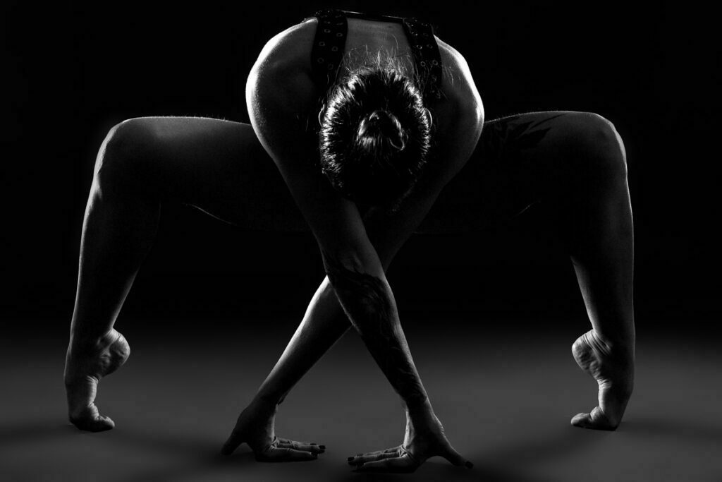 Tanz Fotoshooting mit Russischer Taenzerin Alyona im Fotostudio Fotograf fuer Poledance