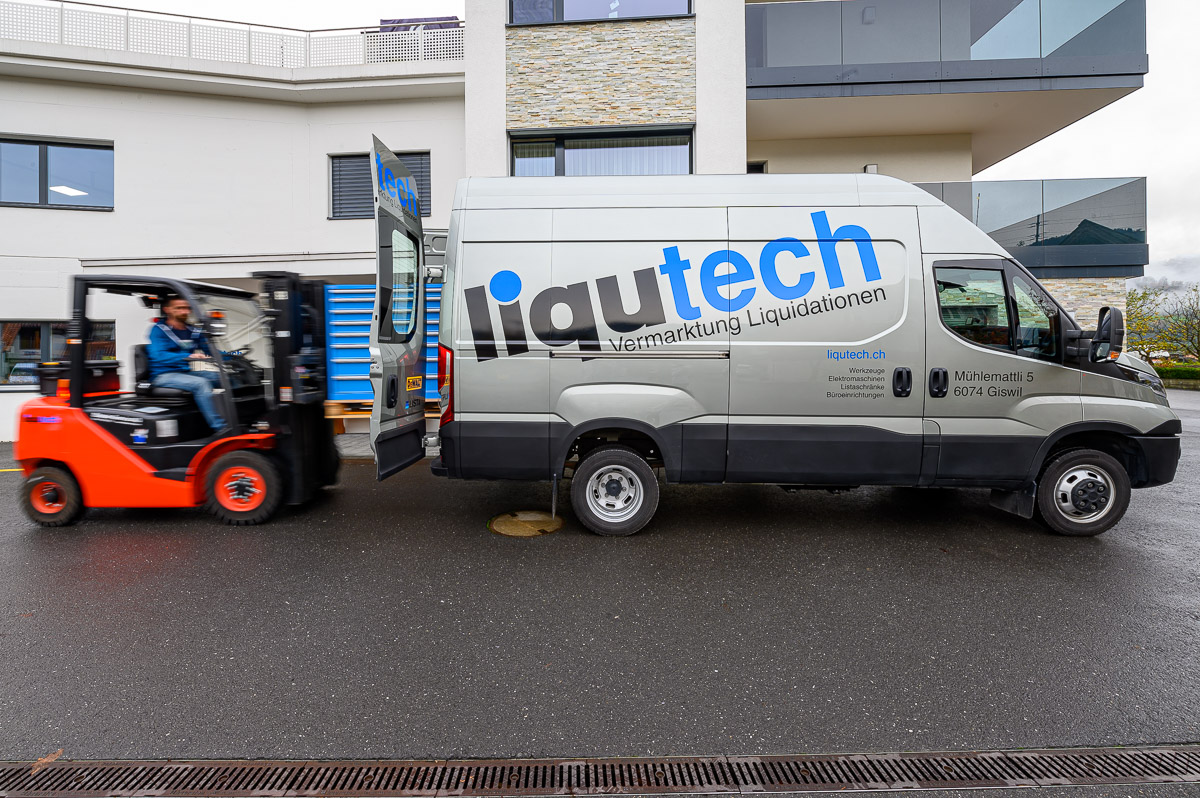 Mitarbeiterportraits und Werbefotos Werbefotografie fuer Firmen in der Schweiz und im Ausland Werbefotos fuer Liqutech AG in Giswil Obwalden