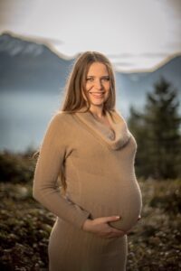Fotoshooting Schwangerschaft Outdoor Draussen Babybauch Fotoshooting im Wald