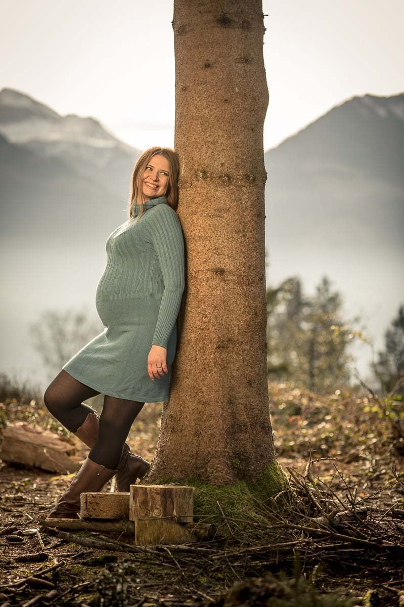 Schwangerschaftsshooting Outdoor Fotoshooting Schwangerschaft Outdoor Draussen Babybauch Fotoshooting im Wald