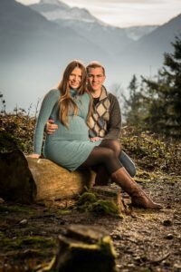 Fotoshooting Schwangerschaft Outdoor Draussen Babybauch Fotoshooting im Wald