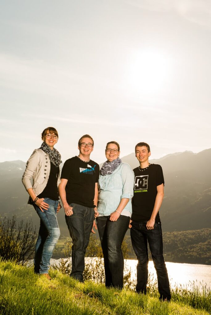 Outdoor Geschwister Fotoshooting Obwalden Nidwalden Luzern
