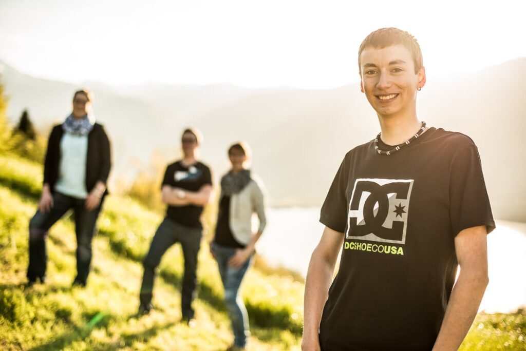 Outdoor Geschwister Fotoshooting Obwalden Nidwalden Luzern