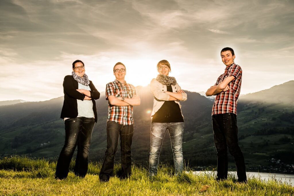 Outdoor Geschwister Fotoshooting Obwalden Nidwalden Luzern
