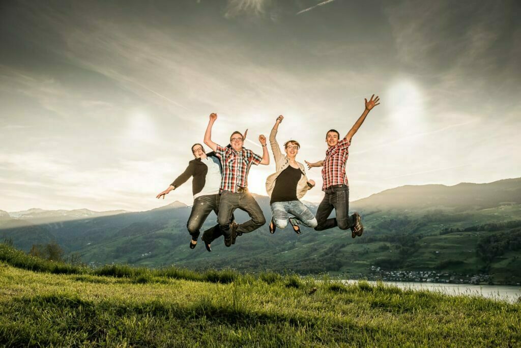 Outdoor Geschwister Fotoshooting Obwalden Nidwalden Luzern