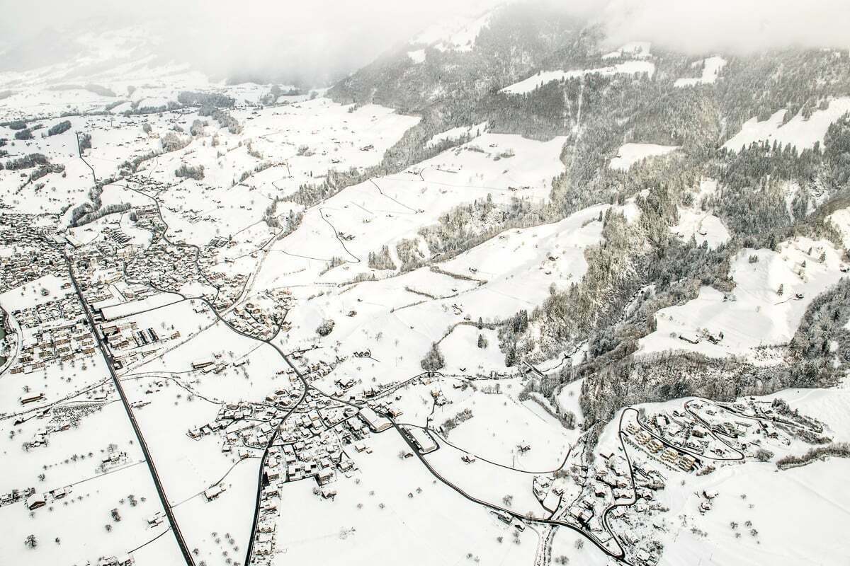 Landschaft & Flugaufnahmen Obwalden Landschaft Flugaufnahmen Obwalden Aufnahmen aus dem Flieger Aufnahmen aus der Luft Drohnenaufnahmen Obwalden
