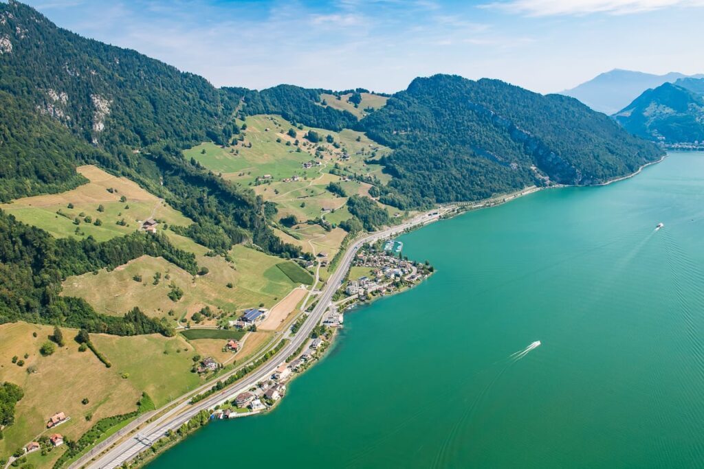 Rundflug um den Sarnersee mit Luftaufnahmen von Obwalden Fotograf Obwalden