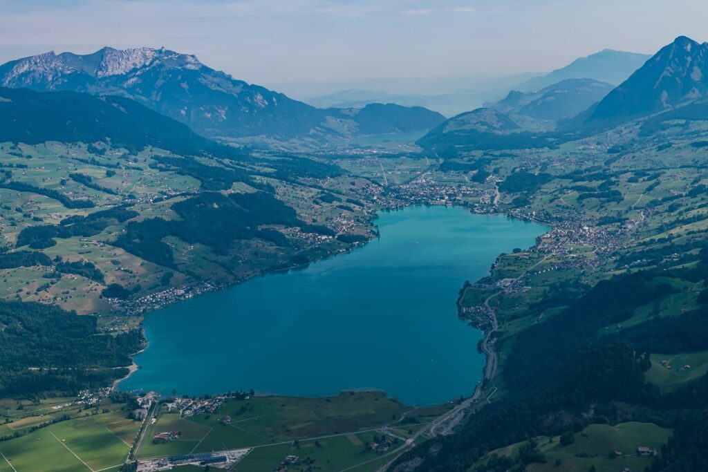 Rundflug um den Sarnersee mit Luftaufnahmen von Obwalden Fotograf Obwalden