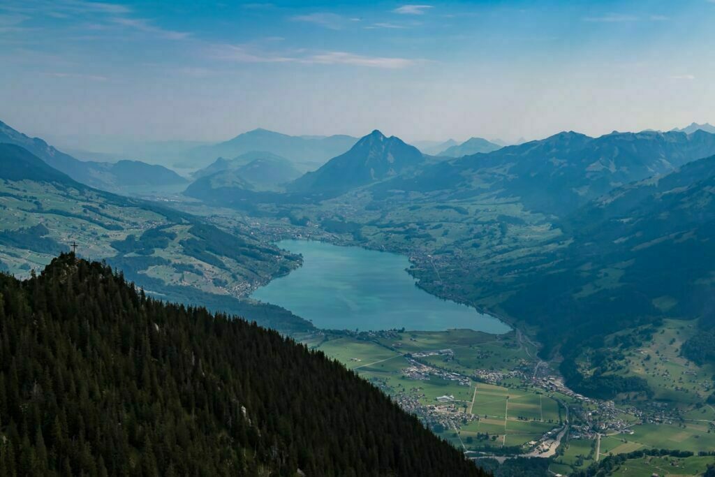 Rundflug um den Sarnersee mit Luftaufnahmen von Obwalden Fotograf Obwalden