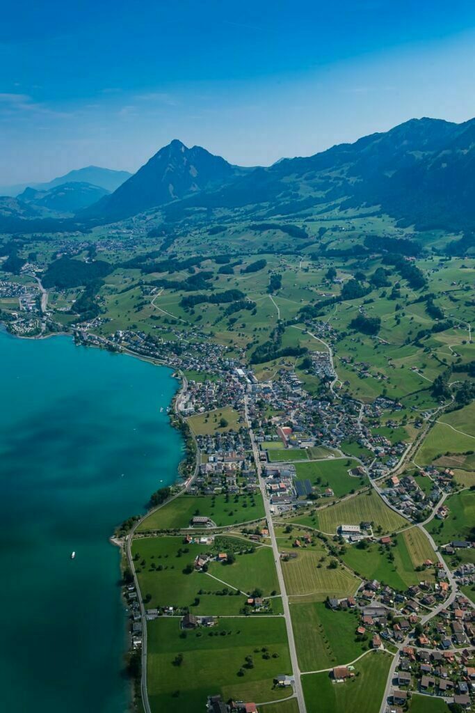 Rundflug um den Sarnersee mit Luftaufnahmen von Obwalden Fotograf Obwalden