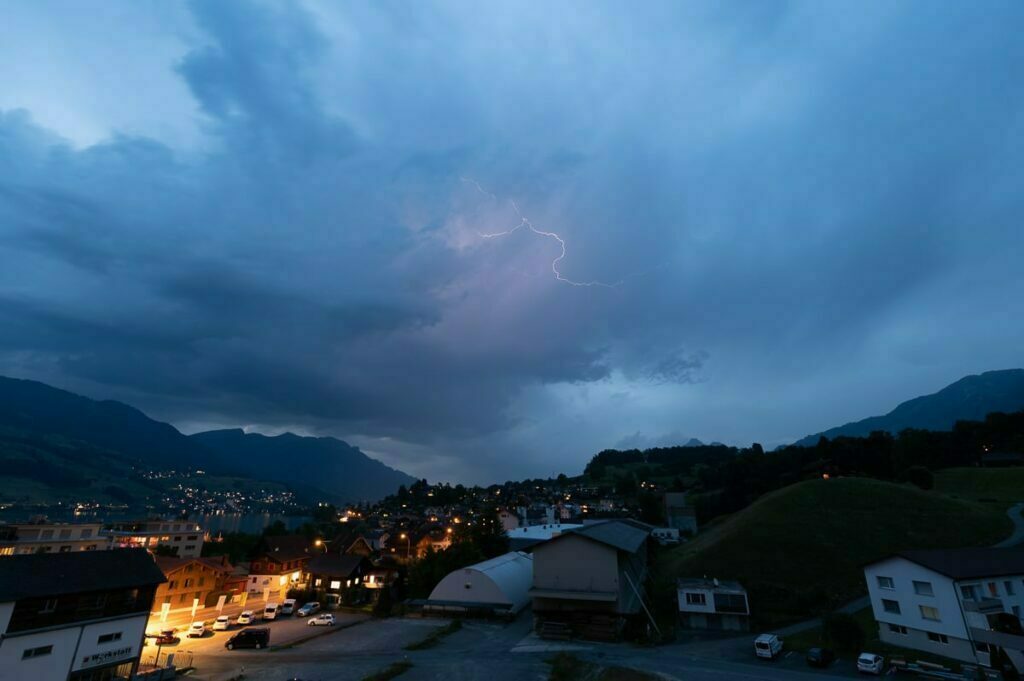 Gewitter fotografiert in Sachseln Blitzlichtgewitter in Sachseln Fotograf Obwalden