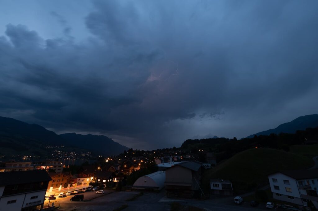 Gewitter fotografiert in Sachseln Blitzlichtgewitter in Sachseln Fotograf Obwalden
