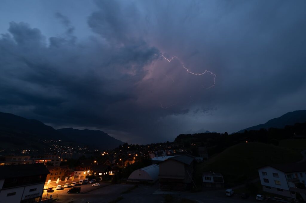 Gewitter fotografiert in Sachseln Blitzlichtgewitter in Sachseln Fotograf Obwalden