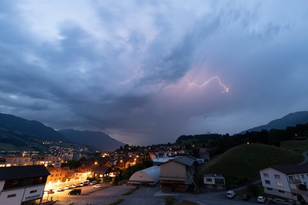 Gewitter fotografiert in Sachseln Blitzlichtgewitter in Sachseln Fotograf Obwalden