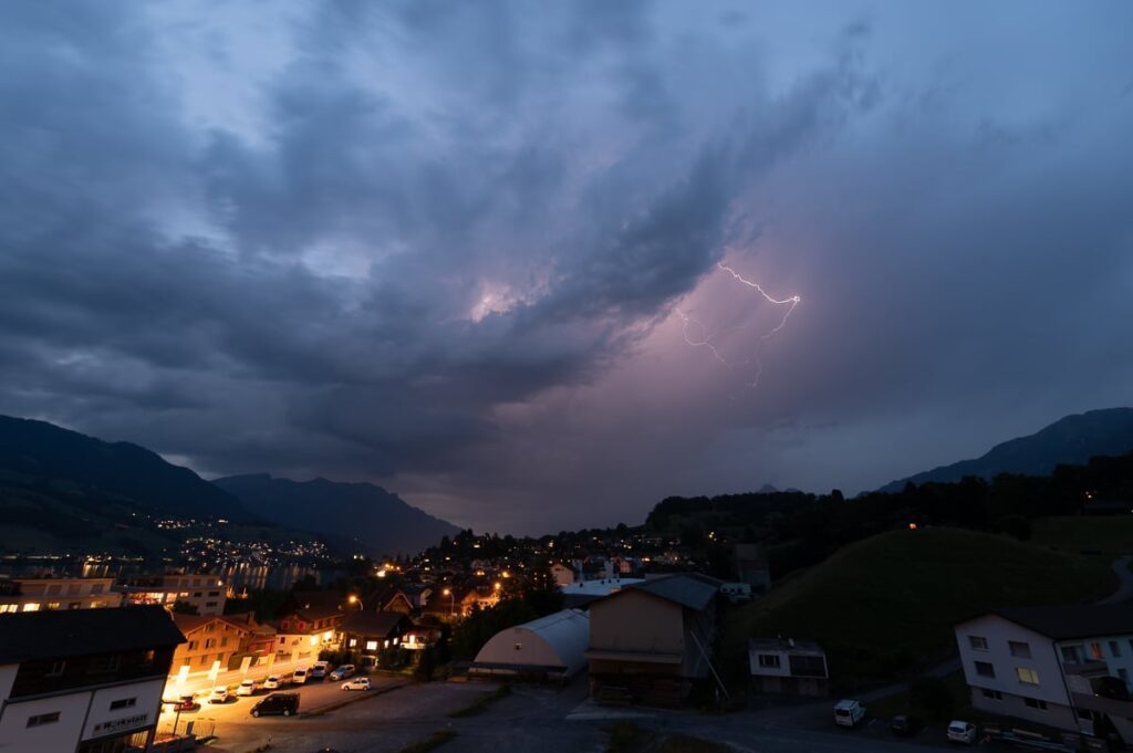 Gewitter fotografiert in Sachseln Blitzlichtgewitter in Sachseln Fotograf Obwalden