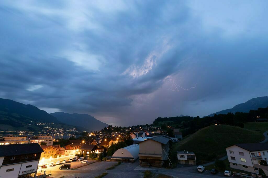 Gewitter fotografiert in Sachseln Blitzlichtgewitter in Sachseln Fotograf Obwalden