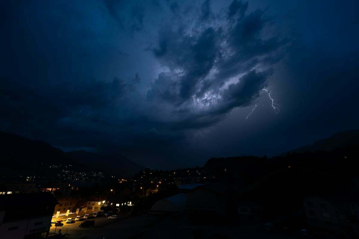 Gewitter in Sachseln Gewitter fotografiert in Sachseln Blitzlichtgewitter in Sachseln Fotograf Obwalden