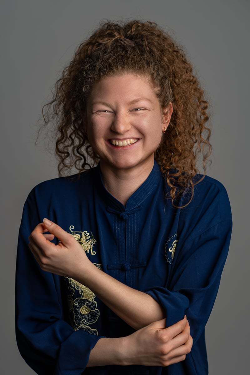 Kung Fu Kämpferin im Fotostudio in Sarnen Sportfotografie im Fotostudio Fotograf Obwalden