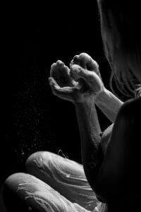 Erotik Fotoshooting mit Frau und Seifenblasen Low Key Fotoshooting