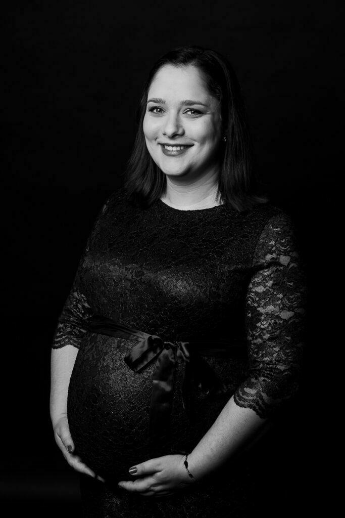 Babybauch im Fotostudio