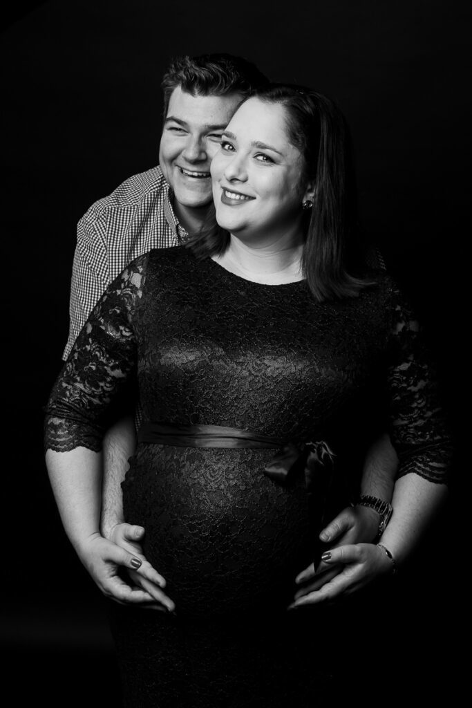 Babybauch im Fotostudio