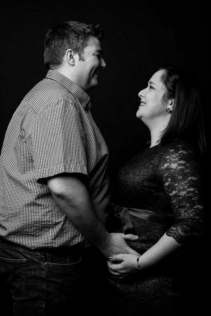 Babybauch im Fotostudio