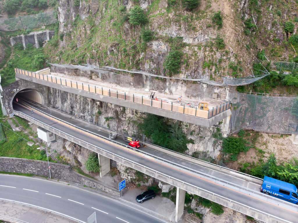 Bilder Drohnenaufnahmen von Baustelle Hergiswil Lopper Umfahrung Fotograf fuer Baufirmen Nidwalden Luzern Obwalden