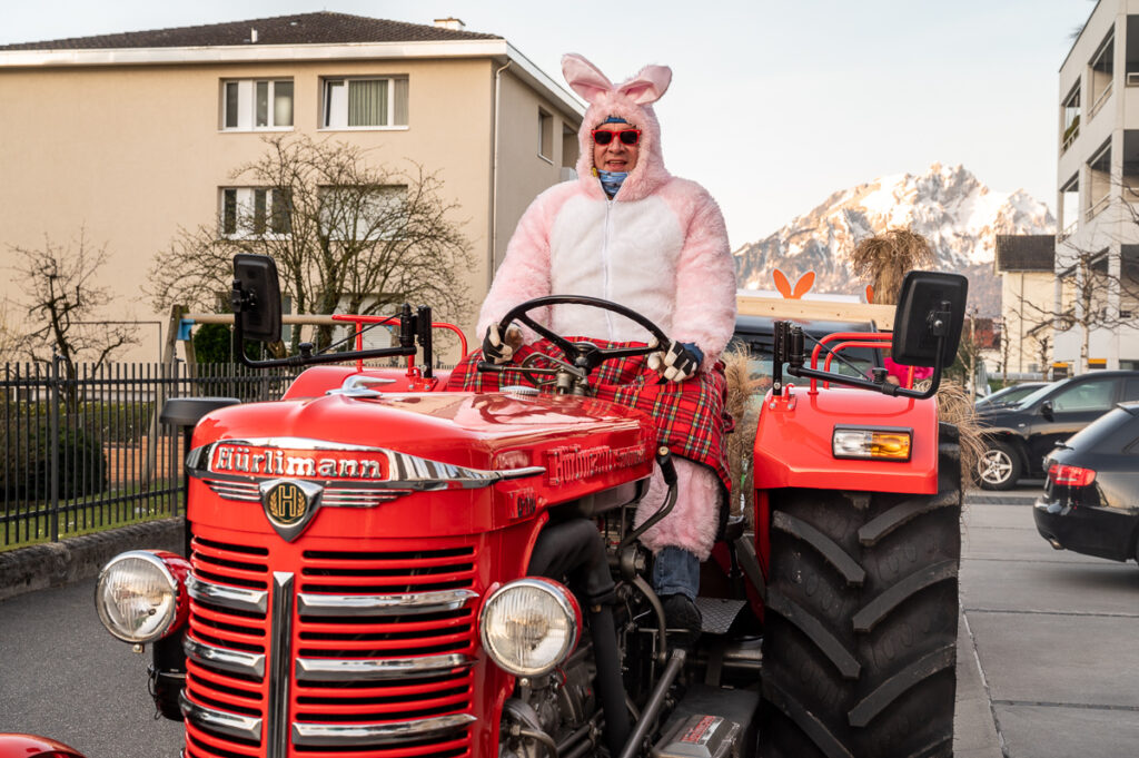 Foto Video und Drohnenaufnahmen fuer Osteraktion von Loetscher Architekten aus Meggen