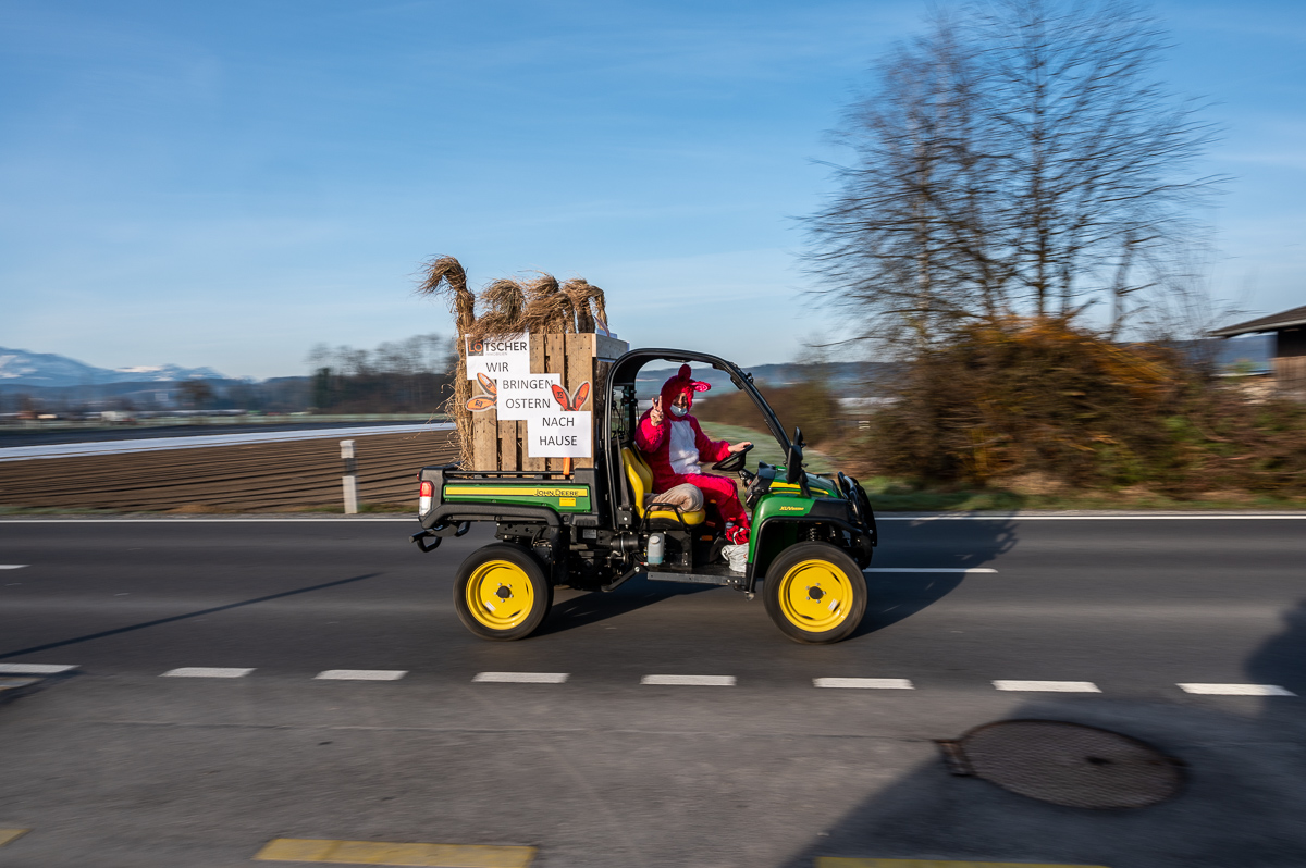 Foto Video und Drohnenaufnahmen fuer Osteraktion von Loetscher Architekten aus Meggen