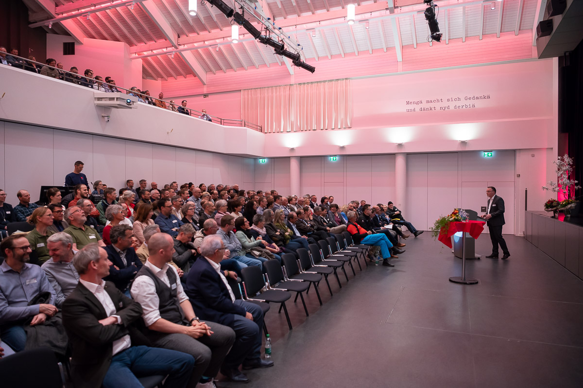 Sarner Wirtschafts Apero mit Doris Leuthard, Jürg Berlinger, Erika Windlin Wirtschaftsapero Sarnen Obwalden Eventfotograf