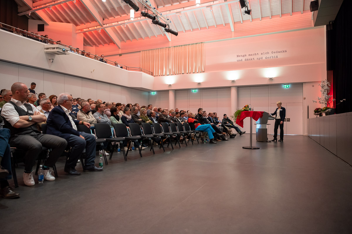 Sarner Wirtschafts Apero mit Doris Leuthard, Jürg Berlinger, Erika Windlin Wirtschaftsapero Sarnen Obwalden Eventfotograf