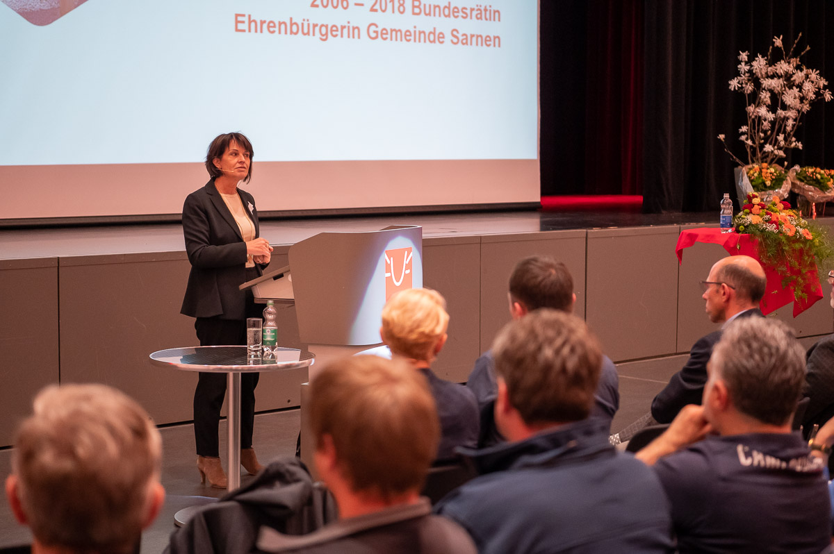 Sarner Wirtschafts Apero mit Doris Leuthard, Jürg Berlinger, Erika Windlin Wirtschaftsapero Sarnen Obwalden Eventfotograf