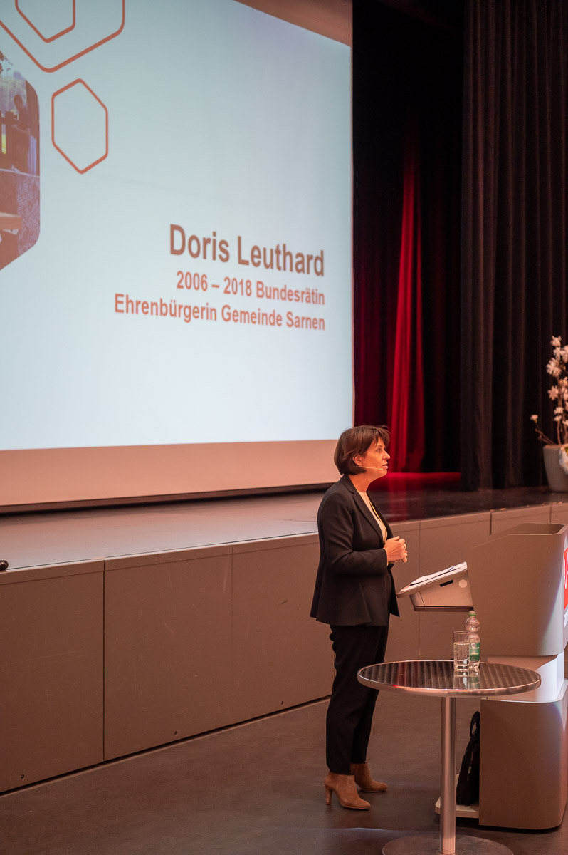 Sarner Wirtschafts Apero mit Doris Leuthard, Jürg Berlinger, Erika Windlin Wirtschaftsapero Sarnen Obwalden Eventfotograf