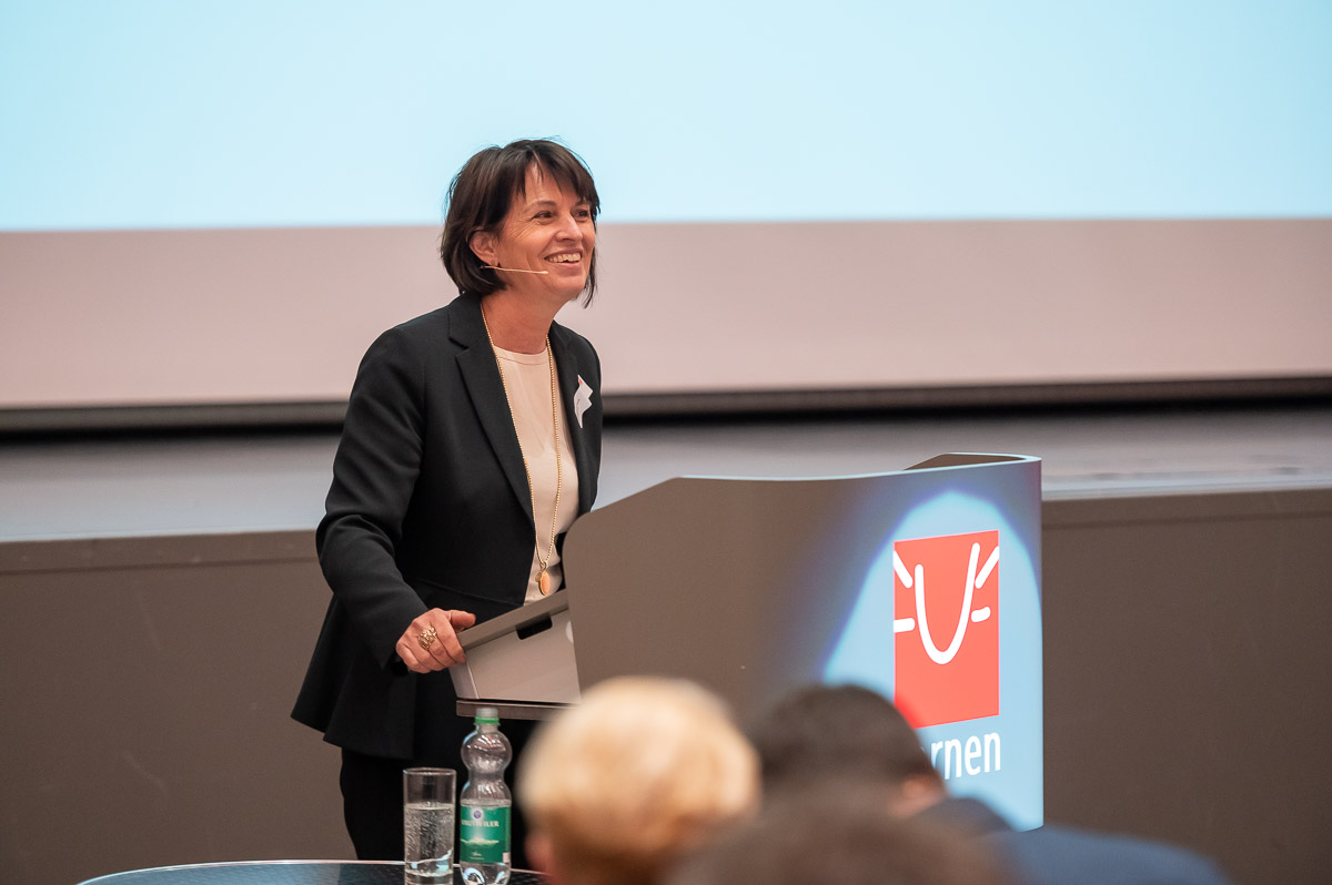 Sarner Wirtschafts Apero mit Doris Leuthard, Jürg Berlinger, Erika Windlin Wirtschaftsapero Sarnen Obwalden Eventfotograf
